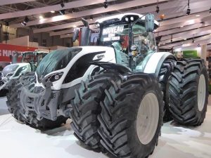 Valtra New S4 series and control terminal